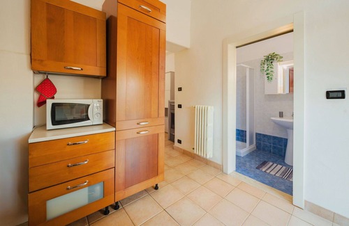 Marina di Carrara Apartment | Nice apartment for 2 people with WIFI, TV, terrace and parking