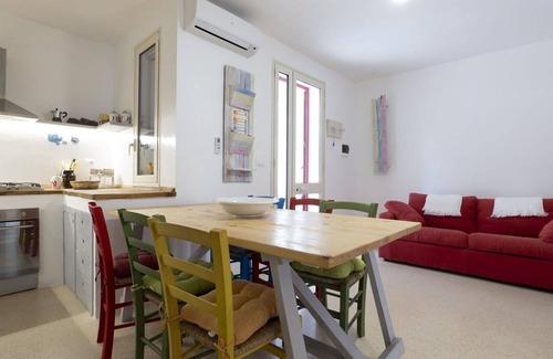 Torre Vado House | Nice apartment in villa for 6 guests with A/C, TV, patio, pets allowed and parking
