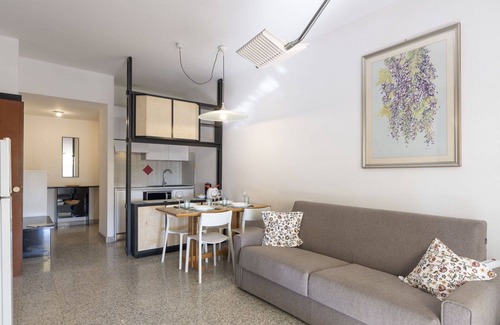 Marina di Andora Apartment | Nice apartment for 6 people with WIFI, TV, terrace, pets allowed and parking