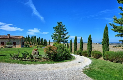 Monteroni d'Arbia Apartment | Nice apartment for 4 people with pool, WIFI, patio and panoramic view, close to Siena