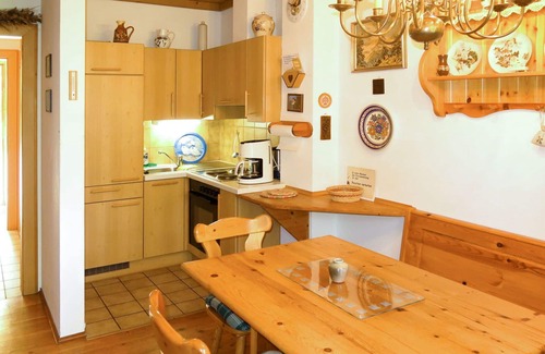Treffen Villa | Nice apartment in villa for 4 people with WIFI, TV, terrace and pets allowed