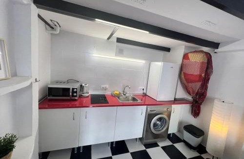 Ventas Apartment | Nice apartment at street level 20 min from SOL-Piern