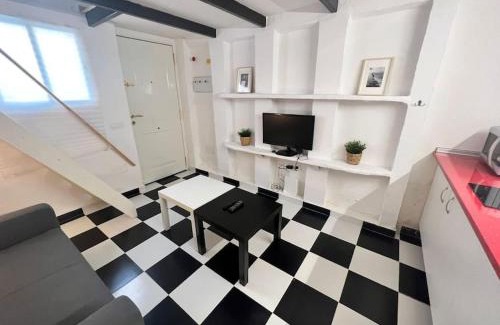 Ventas Apartment | Nice apartment at street level 20 min from SOL-Piern