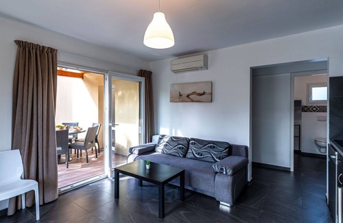 Favone Apartment | Nice apartment for 6 people with pool, A/C, WIFI, TV, terrace, pets allowed and parking