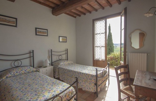 Stabbia Apartment | Nice apartment for 4 guests with WIFI, pool, TV, patio, pets allowed, panoramic view and parking
