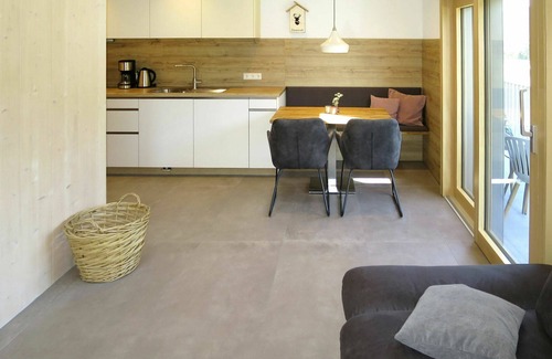 Hofstetten Apartment | Nice apartment for 4 people with WIFI, TV, terrace and parking