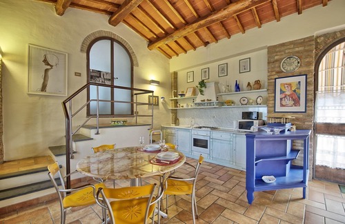 San Gimignano Apartment | Nice apartment for 2 people with pool, A/C, WIFI, TV, panoramic view and parking