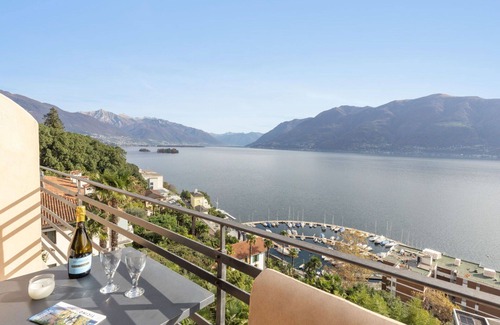 Brissago Apartment | Nice apartment for 2 people with WIFI, pool, TV, terrace, pets allowed and parking