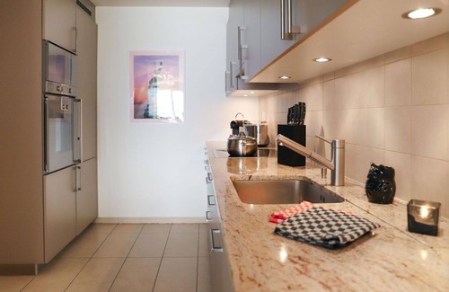 Montreux Apartment | Nice apartment for 2 people with pool, WIFI, A/C, TV, terrace, panoramic view and parking