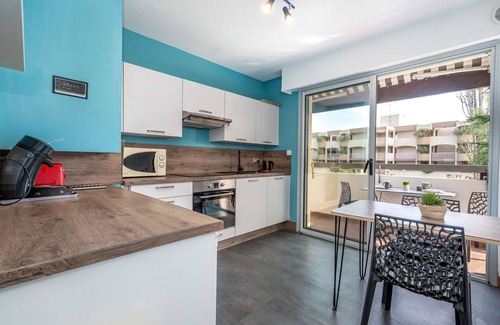 Plaine de la Brague Apartment | Nice apartment for 2 people with WIFI, pool, A/C, TV, terrace and parking