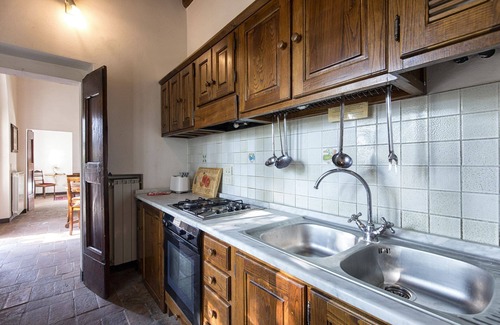 Cortona Apartment | Nice apartment for 2 people with pool, WIFI, A/C, TV, panoramic view and parking