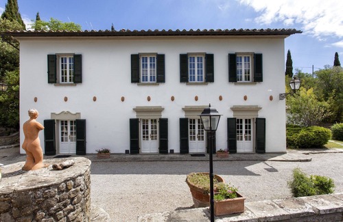 Cortona Apartment | Nice apartment for 2 people with pool, WIFI, A/C, TV, panoramic view and parking