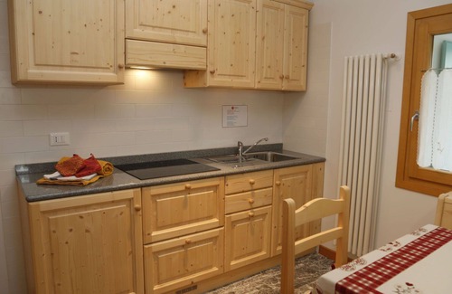 Raveo Apartment | Nice apartment for 2 people with WIFI, TV, patio, pets allowed and parking