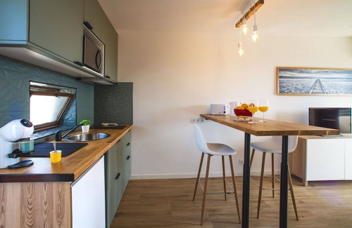 Patio Apartment | Nice apartment for 2 guests with pool, A/C, WIFI, TV, balcony and parking