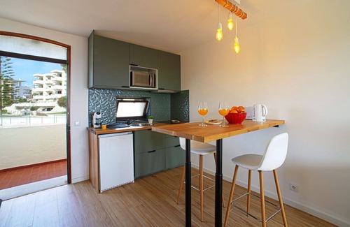 Patio Apartment | Nice apartment for 2 guests with pool, A/C, WIFI, TV, balcony and parking