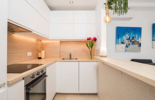 Cabrita Apartment | Nice apartment for 3 guests with pool, WIFI, A/C, TV, terrace and parking