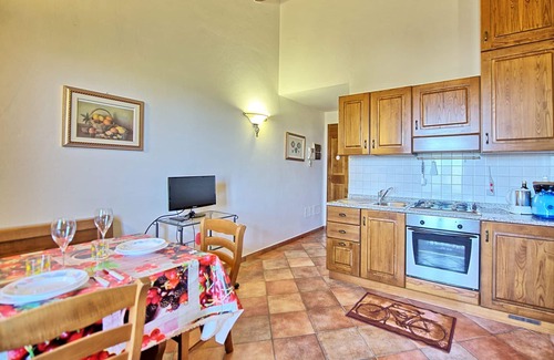 Certaldo Apartment | Nice apartment for 3 guests with WIFI, A/C, TV, panoramic view and parking, close to San Gimignano