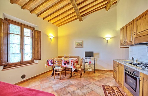 Certaldo Apartment | Nice apartment for 3 guests with WIFI, A/C, TV, panoramic view and parking, close to San Gimignano