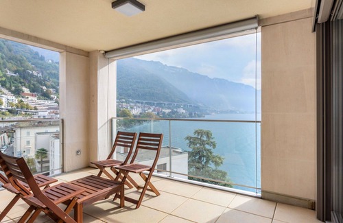 Montreux Apartment | Nice apartment for 4 people with pool, A/C, hot tub, WIFI, TV, balcony, panoramic view and parking