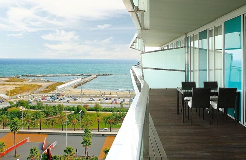 Diagonal Mar i el Front Maritim del Poblenou Apartment | Nice apartment for 4 people with A/C, pool, WIFI, TV, terrace and parking