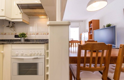 Cubelles Apartment | Nice apartment for 4 people with WIFI, pool, A/C, TV and balcony