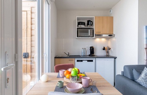 Mimizan Apartment | Nice apartment for 4 guests with WIFI, A/C, pool, TV, terrace, pets allowed and parking