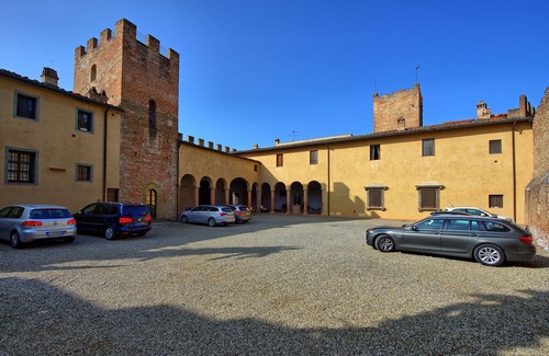 Certaldo Alto Apartment | Nice apartment for 4 guests with A/C, WIFI, TV and panoramic view, close to San Gimignano