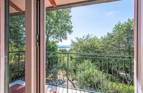 San Feliciano Apartment | Nice apartment for 4 guests with A/C, WIFI, pool, TV, patio, pets allowed and parking