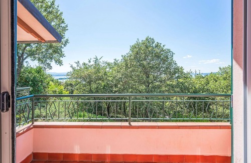 San Feliciano Apartment | Nice apartment for 4 guests with A/C, WIFI, pool, TV, patio, pets allowed and parking