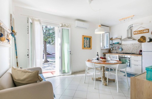 Marina di Cecina Apartment | Nice apartment for 4 guests with WIFI, A/C, TV, balcony, pets allowed and parking