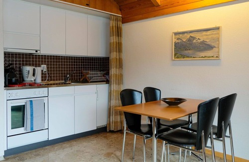 Spiez Apartment | Nice apartment for 4 guests with WIFI, TV and balcony