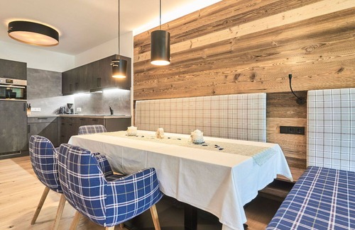 Soelden Apartment | Nice apartment for 4 guests with WIFI, TV, balcony, pets allowed and parking