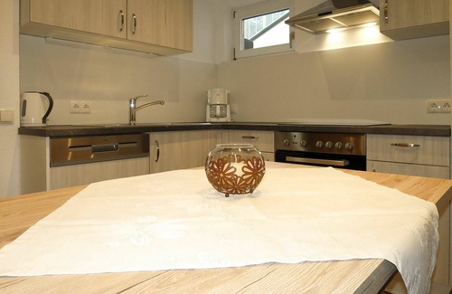 Pettneu am Arlberg Apartment | Nice apartment for 4 people with WIFI, TV, terrace and parking