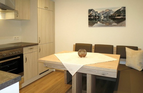 Pettneu am Arlberg Apartment | Nice apartment for 4 people with WIFI, TV, terrace and parking