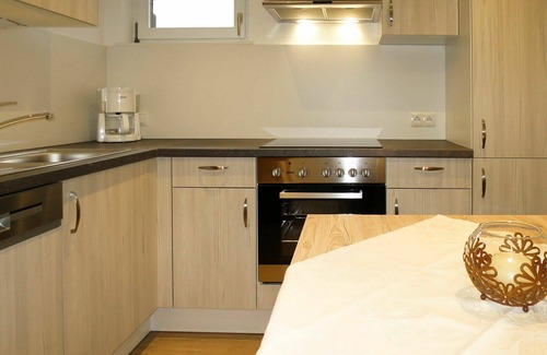 Pettneu am Arlberg Apartment | Nice apartment for 4 people with WIFI, TV, terrace and parking