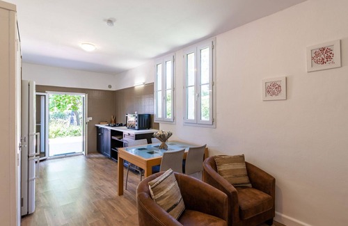 Cervione Apartment | Nice apartment for 4 people with WIFI, A/C, TV, terrace, pets allowed and panoramic view