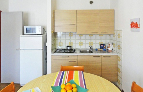 Bibione Apartment | Nice apartment for 4 people with A/C, pool, TV, terrace, pets allowed and parking