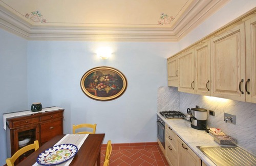 Volterra Apartment | Nice apartment for 4 people with WIFI, pool, TV, pets allowed and parking, close to San Gimignano