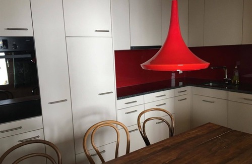 Valbella Apartment | Nice apartment for 5 people with WIFI, TV, balcony, pets allowed and parking