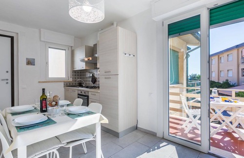 Marina di Cecina Apartment | Nice apartment for 5 guests with A/C, WIFI, TV, patio, pets allowed and parking