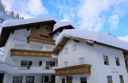 Kappl Apartment | Nice apartment for 5 guests with WIFI, TV, balcony and parking