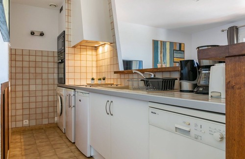 Valreas Apartment | Nice apartment for 5 guests with private pool, WIFI, A/C, TV, balcony and parking