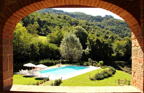 Dicomano Apartment | Nice apartment for 5 people with pool, WIFI, TV and pets allowed