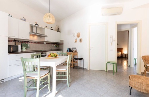 Scarlino Apartment | Nice apartment for 5 people with WIFI, A/C, TV, patio, pets allowed and parking