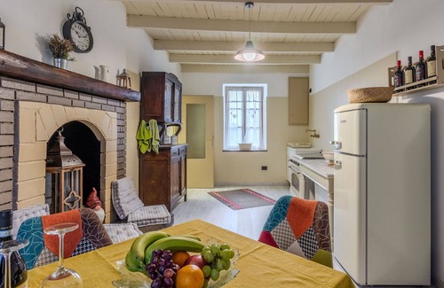Dorio Apartment | Nice apartment for 5 people with WIFI, hot tub, patio, pets allowed and parking