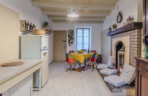 Dorio Apartment | Nice apartment for 5 people with WIFI, hot tub, patio, pets allowed and parking