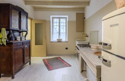 Dorio Apartment | Nice apartment for 5 people with WIFI, hot tub, patio, pets allowed and parking