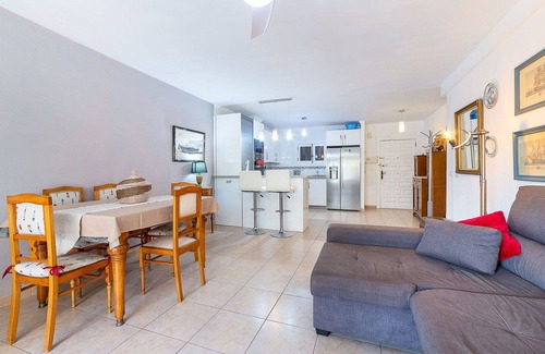 Aguadulce Apartment | Nice apartment for 6 people with WIFI, A/C, TV, terrace, pets allowed and parking