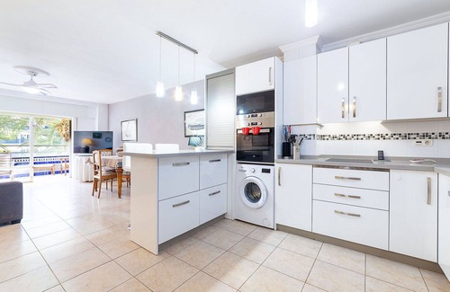 Aguadulce Apartment | Nice apartment for 6 people with WIFI, A/C, TV, terrace, pets allowed and parking