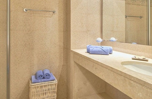 Benahavis Apartment | Nice apartment for 6 guests with A/C, pool, WIFI, TV, terrace, pets allowed and parking
